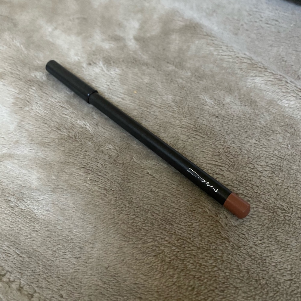 Mac stripdown lipliner